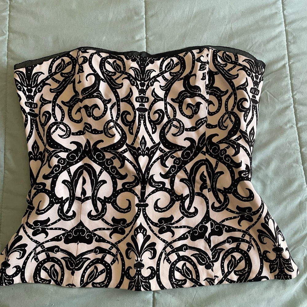 Black and White Strapless Top